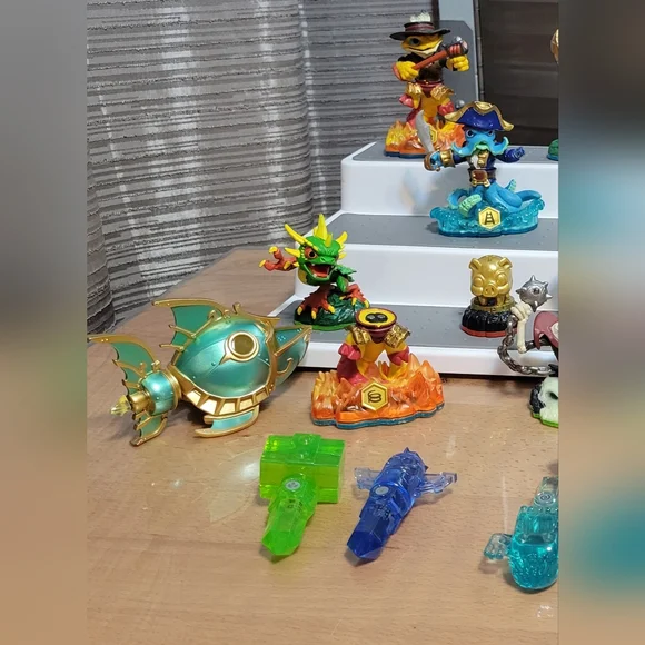 17 Pieces Skylanders Bundle Giants, Trap Team, SuperChargers, SWAP FORCE LOOSE - Picture 10 of 16